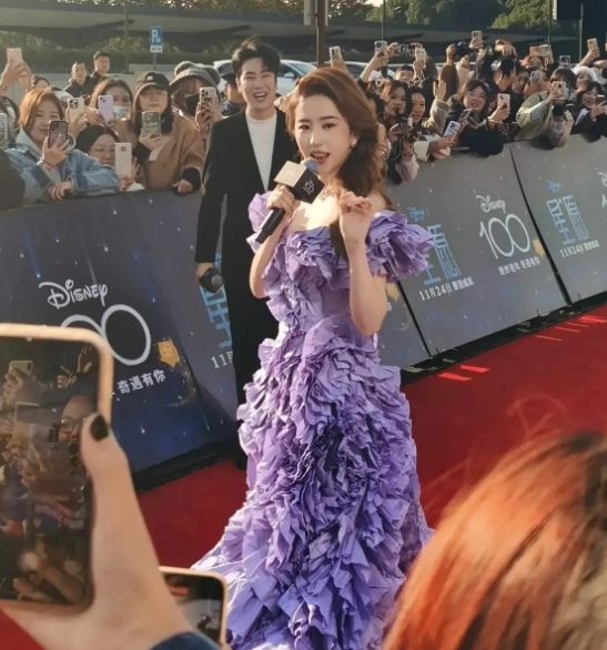 电视上看着一般般，真人巨漂亮！[爱慕][爱慕][爱慕]