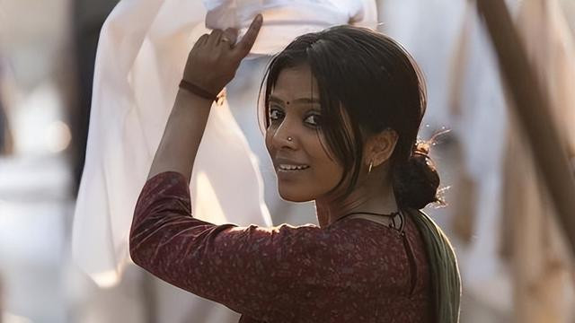 《云端之上》：如何用空间意象，凸显出影片爱与自由的主题