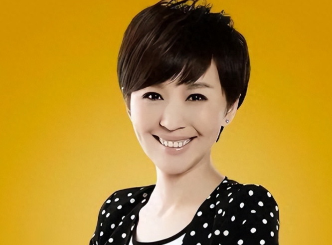 欧阳夏丹：离开央视后的多彩生活，46岁单身依然精彩