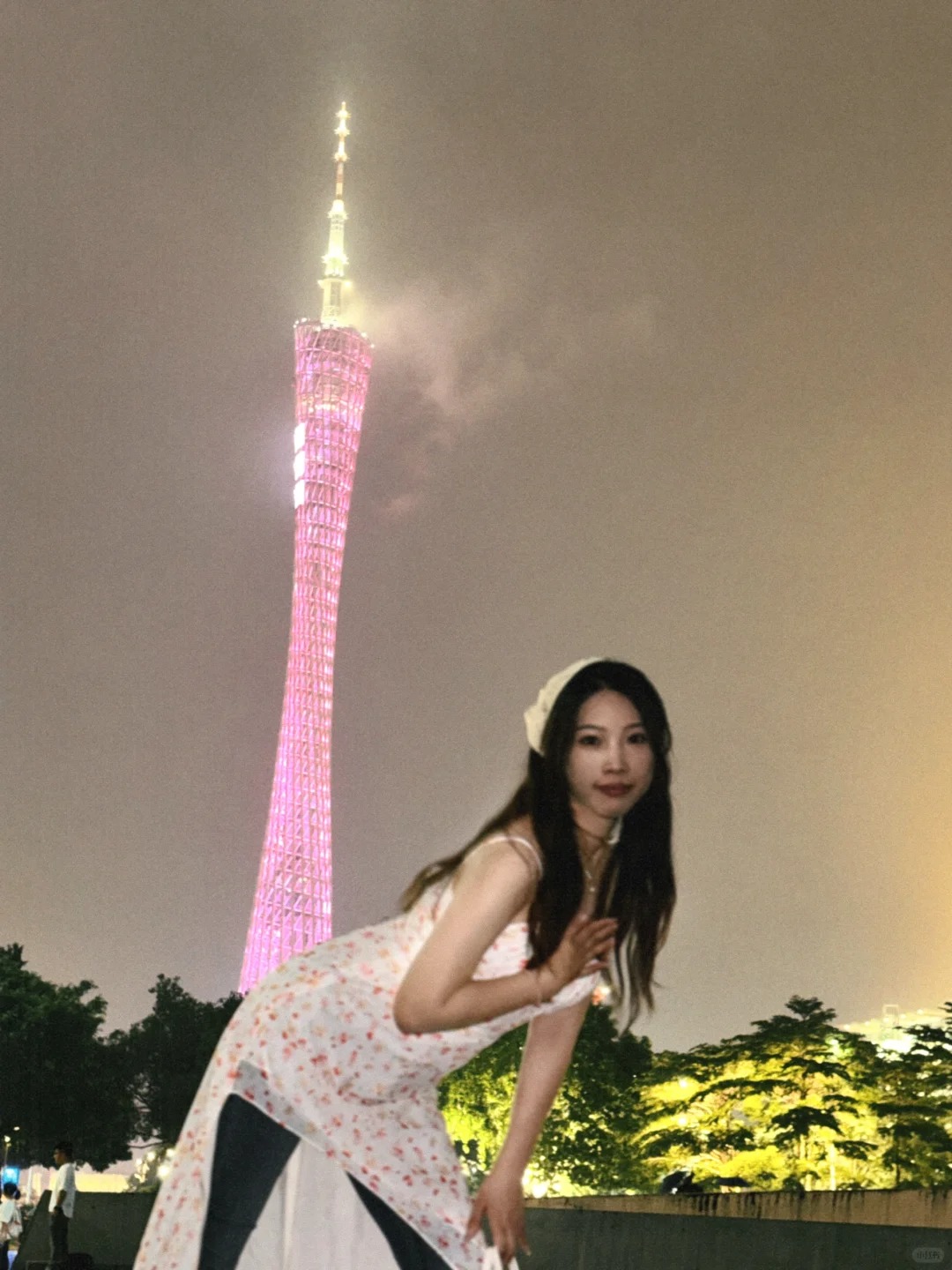 哈哈哈哈哈你懂这个嘛
我的臀部已经翘到可以顶起一座广州塔哈哈哈哈哈哈