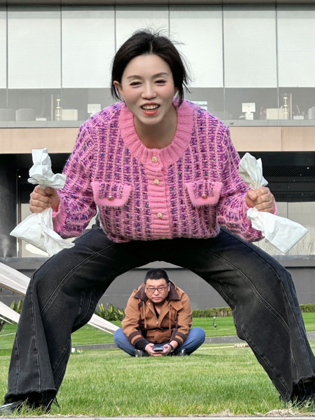 我爸妈给他们自己拍的情侣头像……
实在看不下去了！！！
我明天也要拽我们家狗陪我