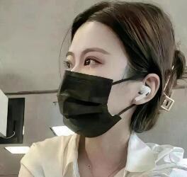 我今年 32 岁，今天中午领结婚证了，跟老公刚领完结婚证后，他就迫不及待的与我发