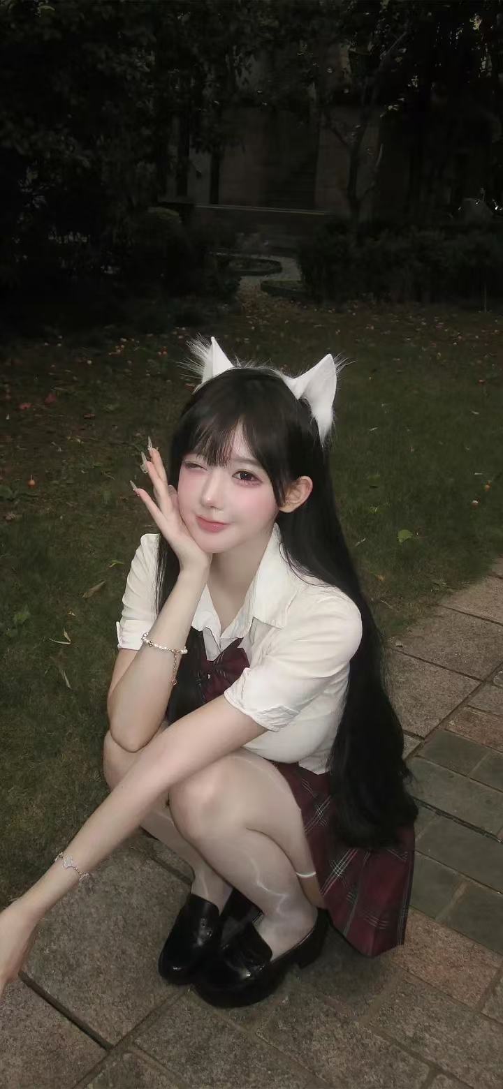 有一个这样的小猫女友谁会不爱呢哈哈哈哈