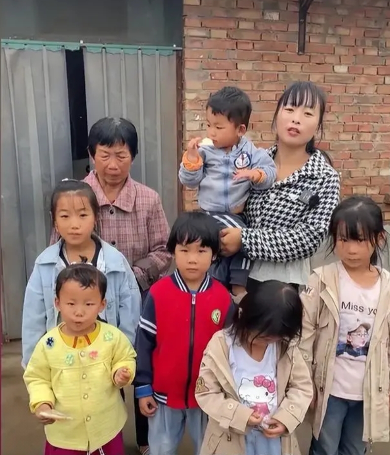 河南90后女子，22岁时如愿嫁给男友，生了2个孩子。一天夜里，丈夫突然从床上坐起