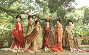 一次意外，我觉醒了，原来我只是是宫斗游戏里一个 NPC 女配。