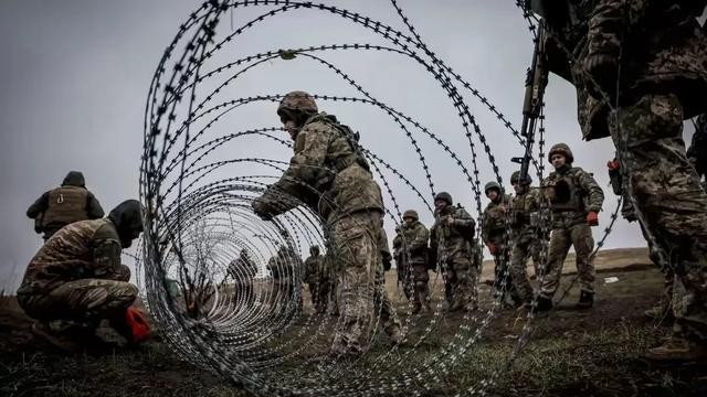 4国出兵10万赴乌维和？1国背刺俄申请加入北约，冻结冲突危机四伏