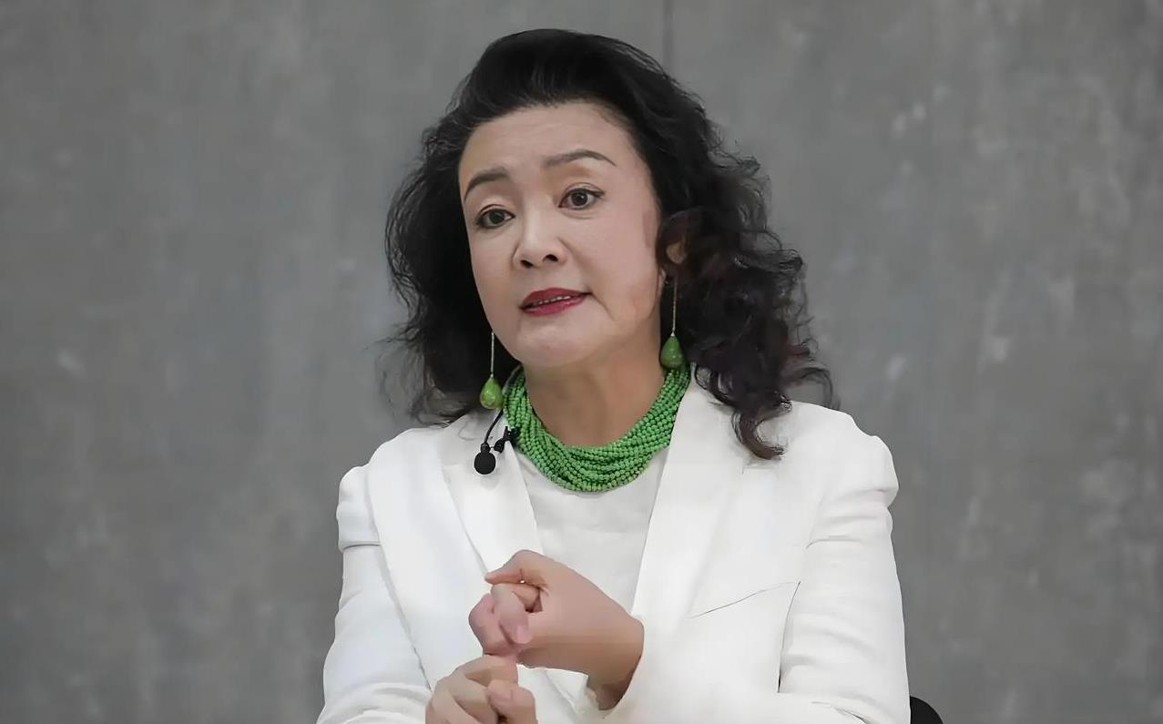 家人们，惊天大瓜2月8日，抖音安全中心发布公告，宣布由于张兰和汪小菲在大S去世期