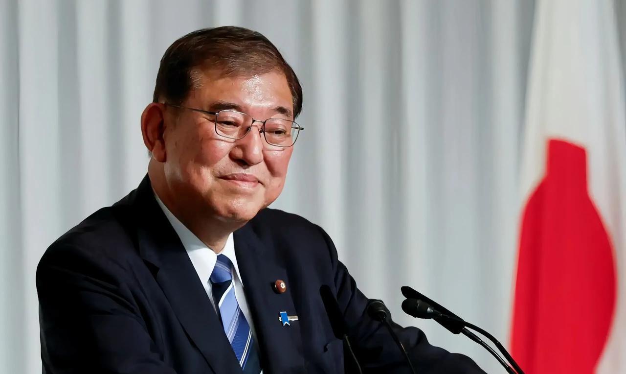 日本首相石破茂，这个人有点特别。特别之处有四点。
第一点，他说美国在日本驻军，