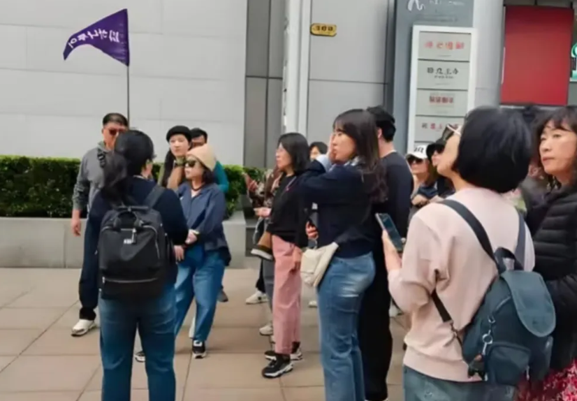 韩国当局对840万曾经访问过东方大国的人感到震惊，这840万人并不是随便的人，他