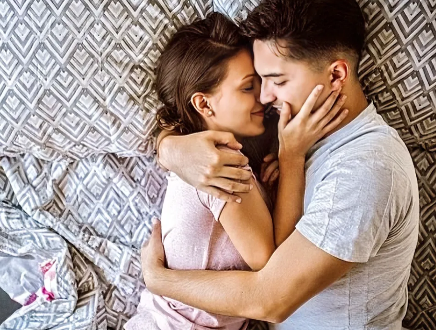 老公出轨了已婚的女人，我能找那个女人的老公聊聊吗？
不建议你去找人家老公聊。
我