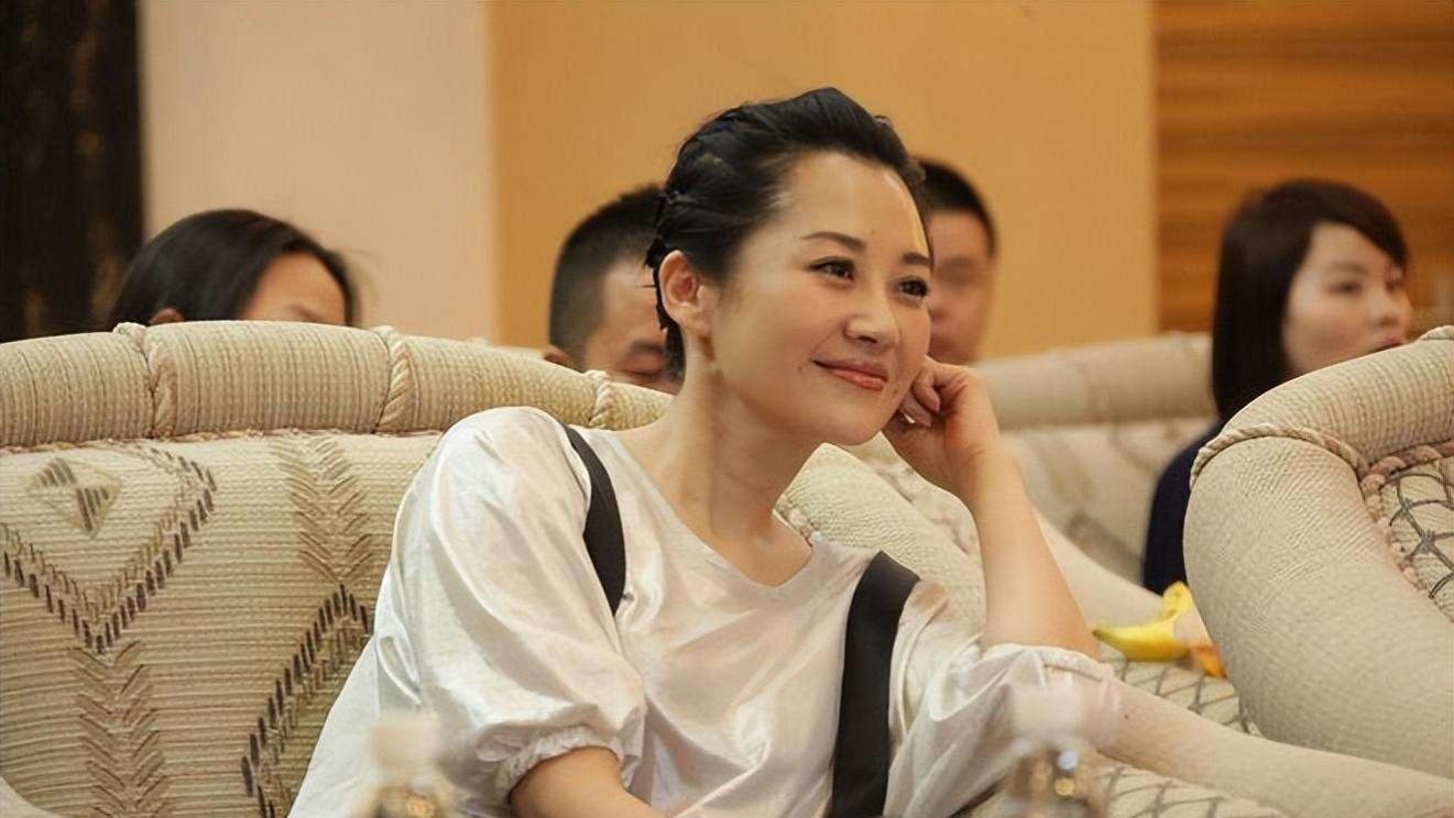 征服陈凯歌迷晕冯小刚的她，真的被娱乐圈抛弃了吗？