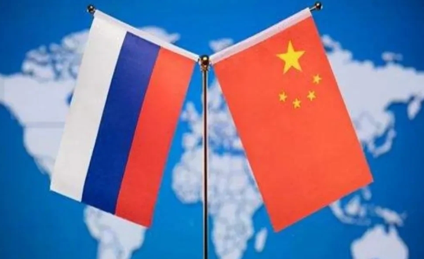 将中俄关系定位在非结盟的友好国家关系，这是最符合我们利益的。不要与俄罗斯走的太近