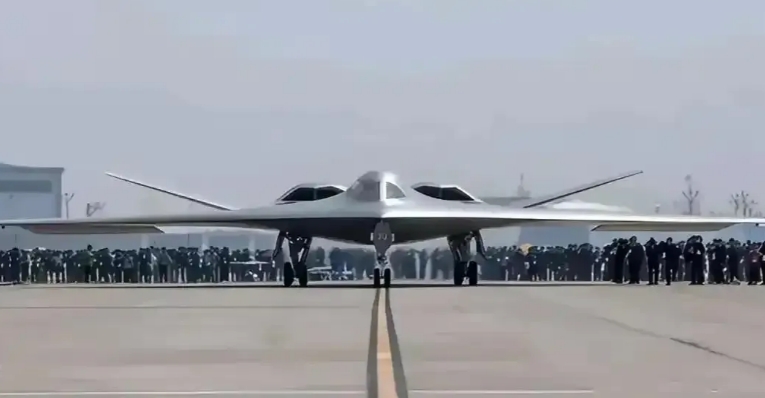 老美破防了！真是万万没想到！

在美国前空战司令马克·凯里的眼里，东方大国的六代