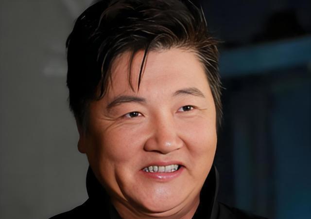 如果不是因为父母婚姻的失败，她应该也是星二代这个圈子里，最幸福的那一个。
看到这