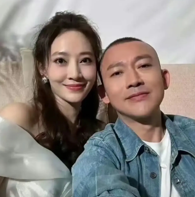 内娱明星的收入总是会给我震撼，聂远每个月给媳妇300万，一年就是3600万。
我