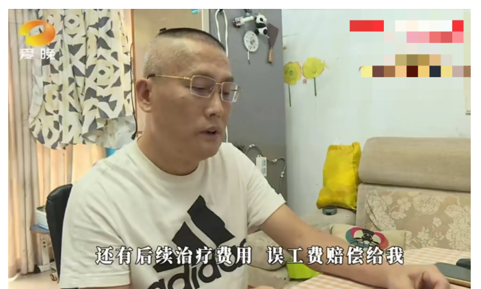 “装个空调把耳朵装聋了？”湖南长沙，一男子在某平台购买了一台空调，工人上门安装时