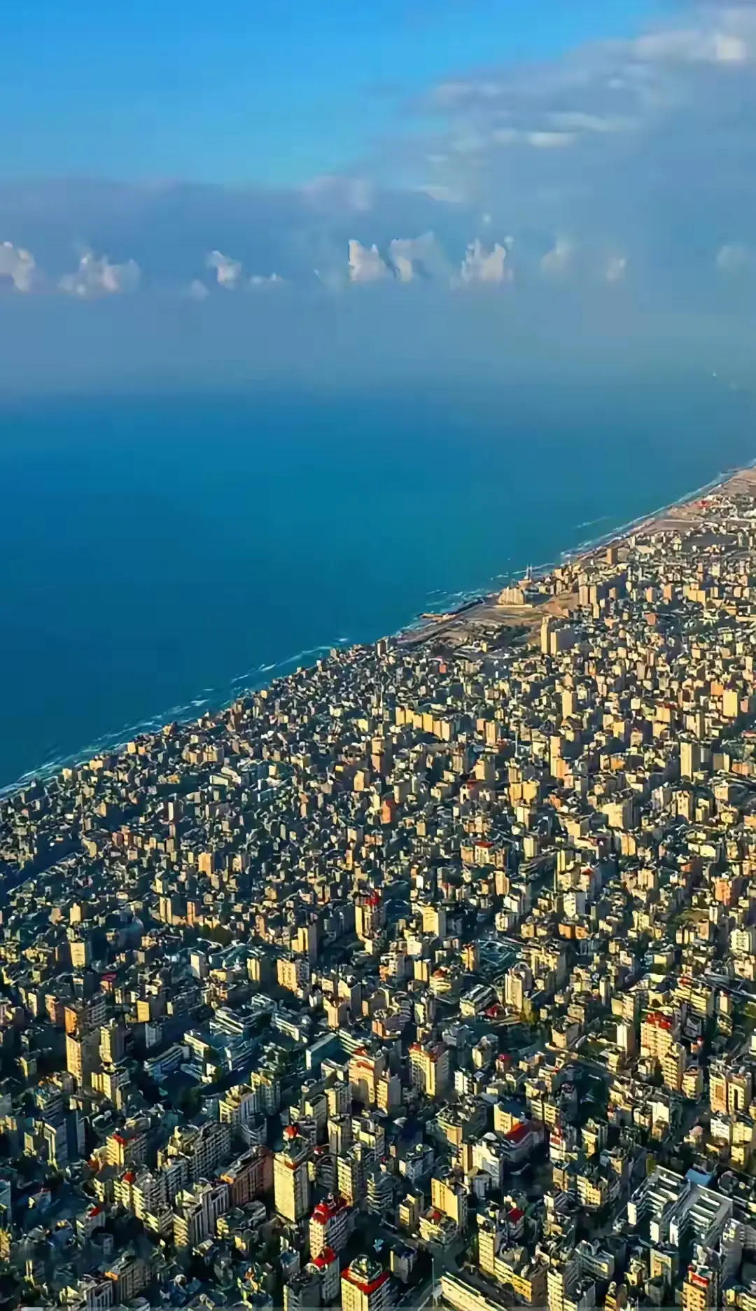 加沙地区的大片建筑废墟