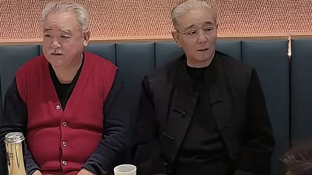 马志明现身北京吃牛肉面，79岁头发全白精气神差，恐不再说相声