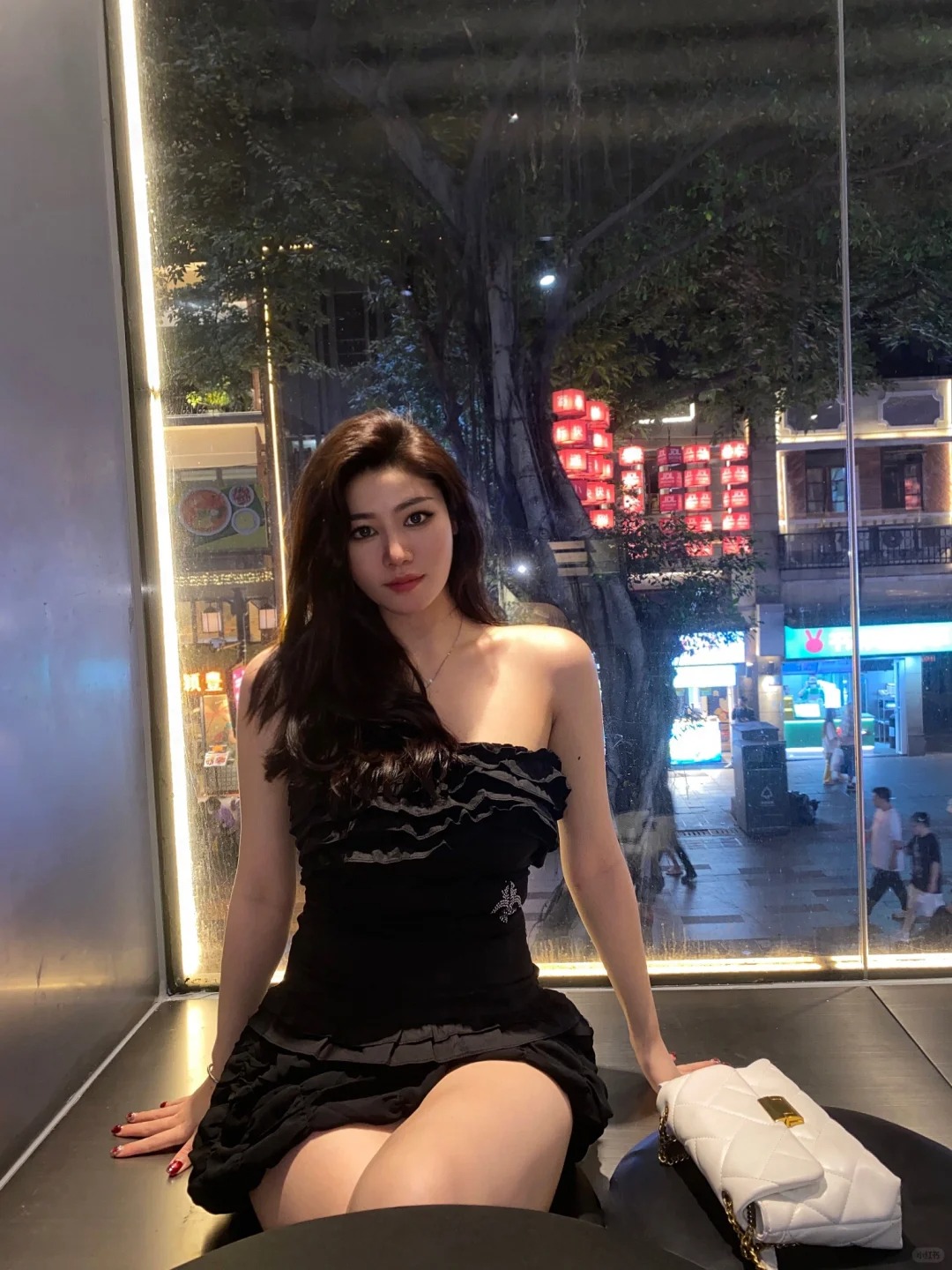 穿小抹胸的季节