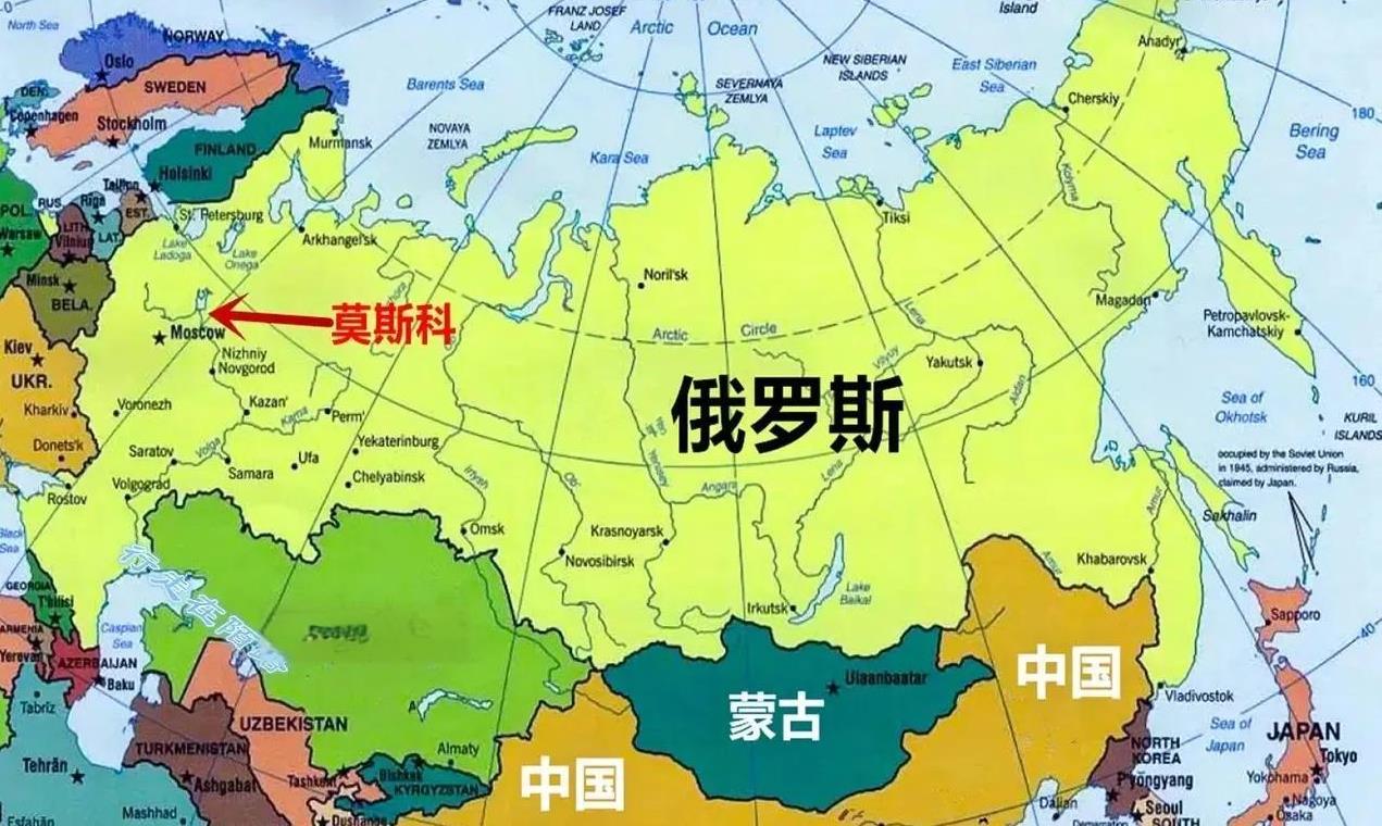 俄罗斯如今的窘迫之境完全就是自找的。
叶利钦和普京轮着番的想要加入西方，各种牺牲