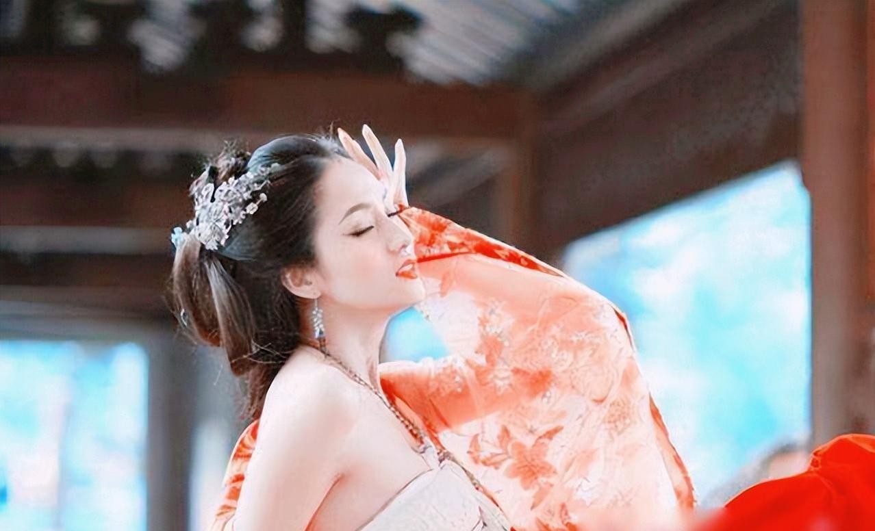 公主抢夫 美男自残拒婚

                           