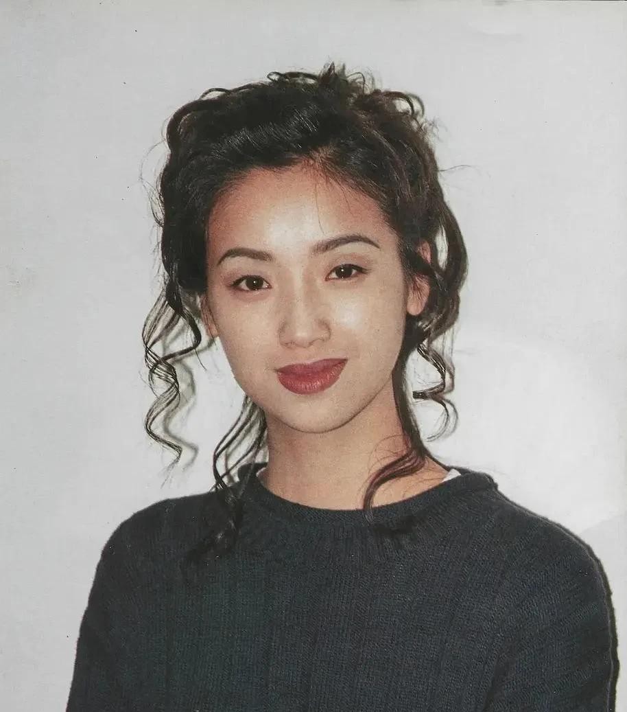 吴倩莲自认长相一般 但挺耐看

                        