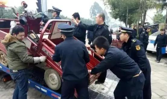 退伍军人摆摊刺死城管，背后是生存绝境还是执法冲突？