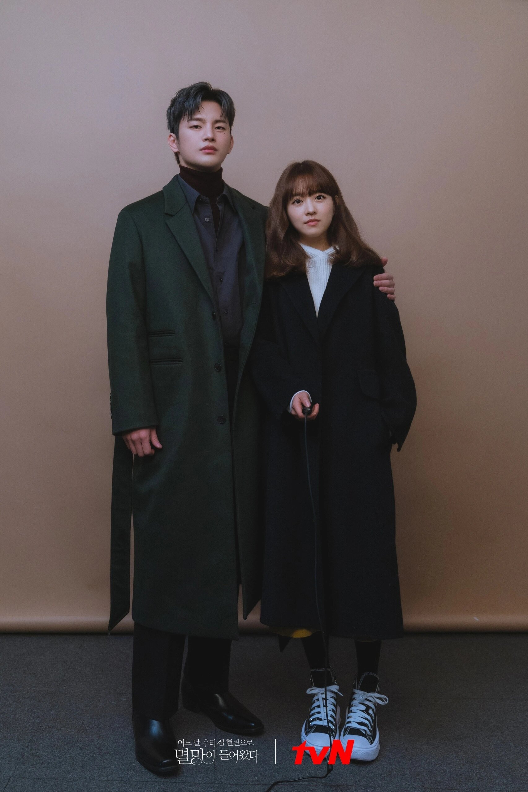 韩剧《某天灭亡走进我家门》