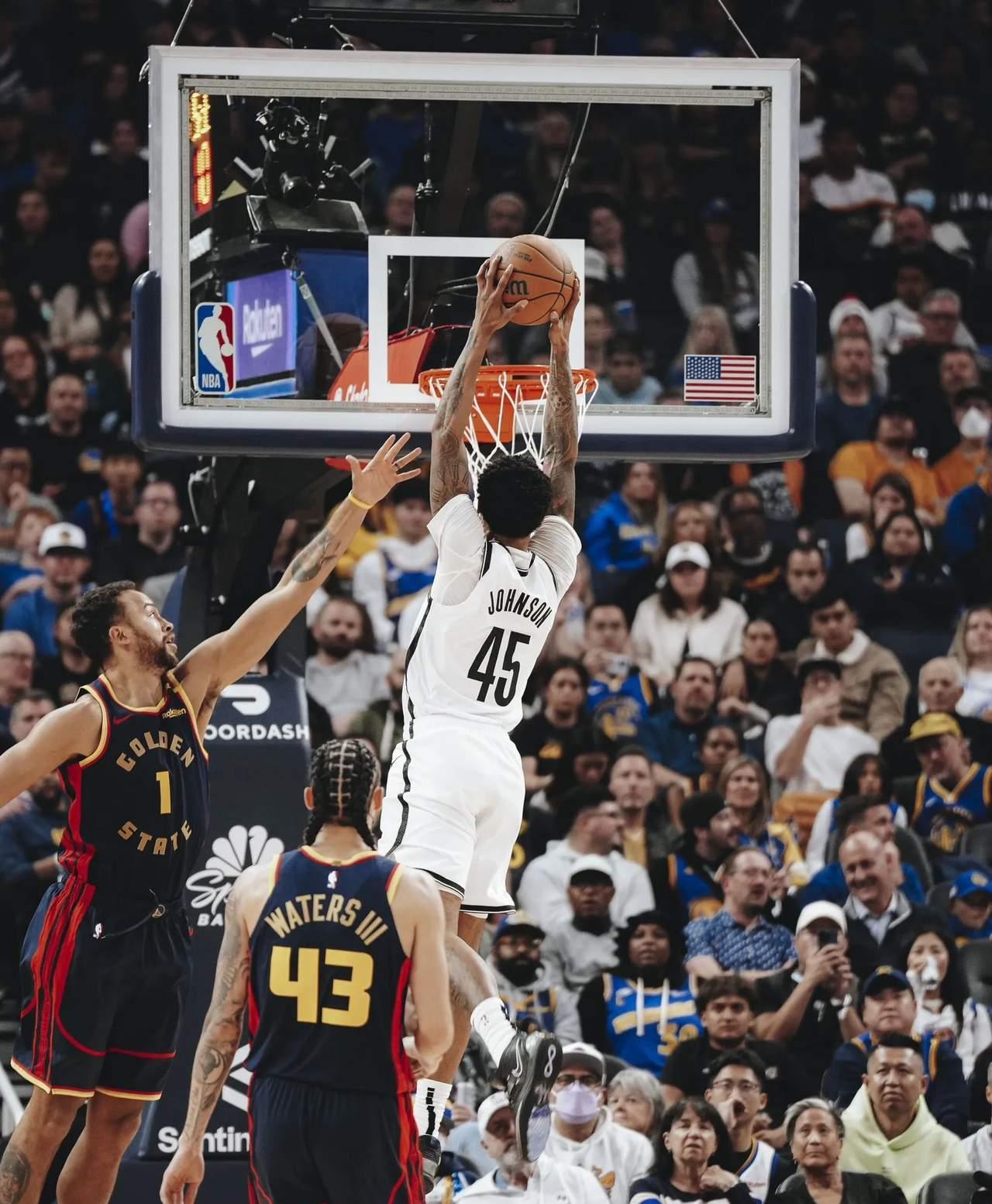 勇士队领先篮网18分，被大逆转，库里进了8个3分，创赛季新高，也没能救得了。