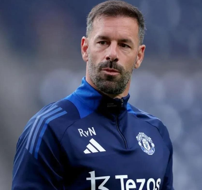 范尼不可思议！霍伊伦在谈到助教范尼时都是赞美之词，他说道：“他是一位非常出色的助