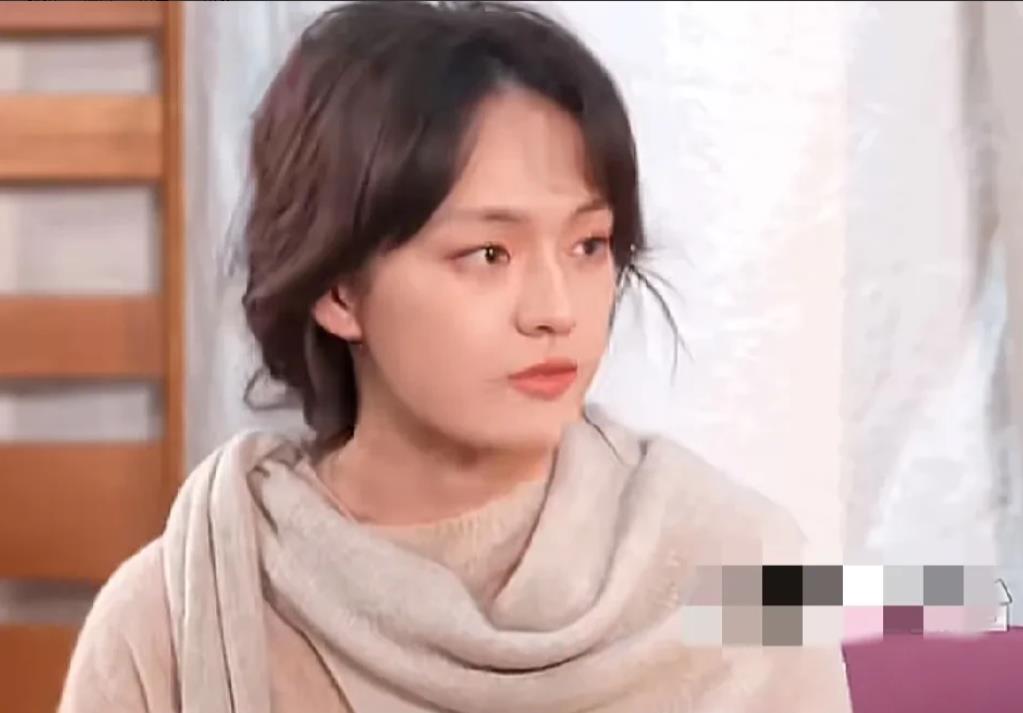 文淇：“剧组里有一个不成文的规定，那就是女性是不可以做开工箱的，因为他们会觉得女