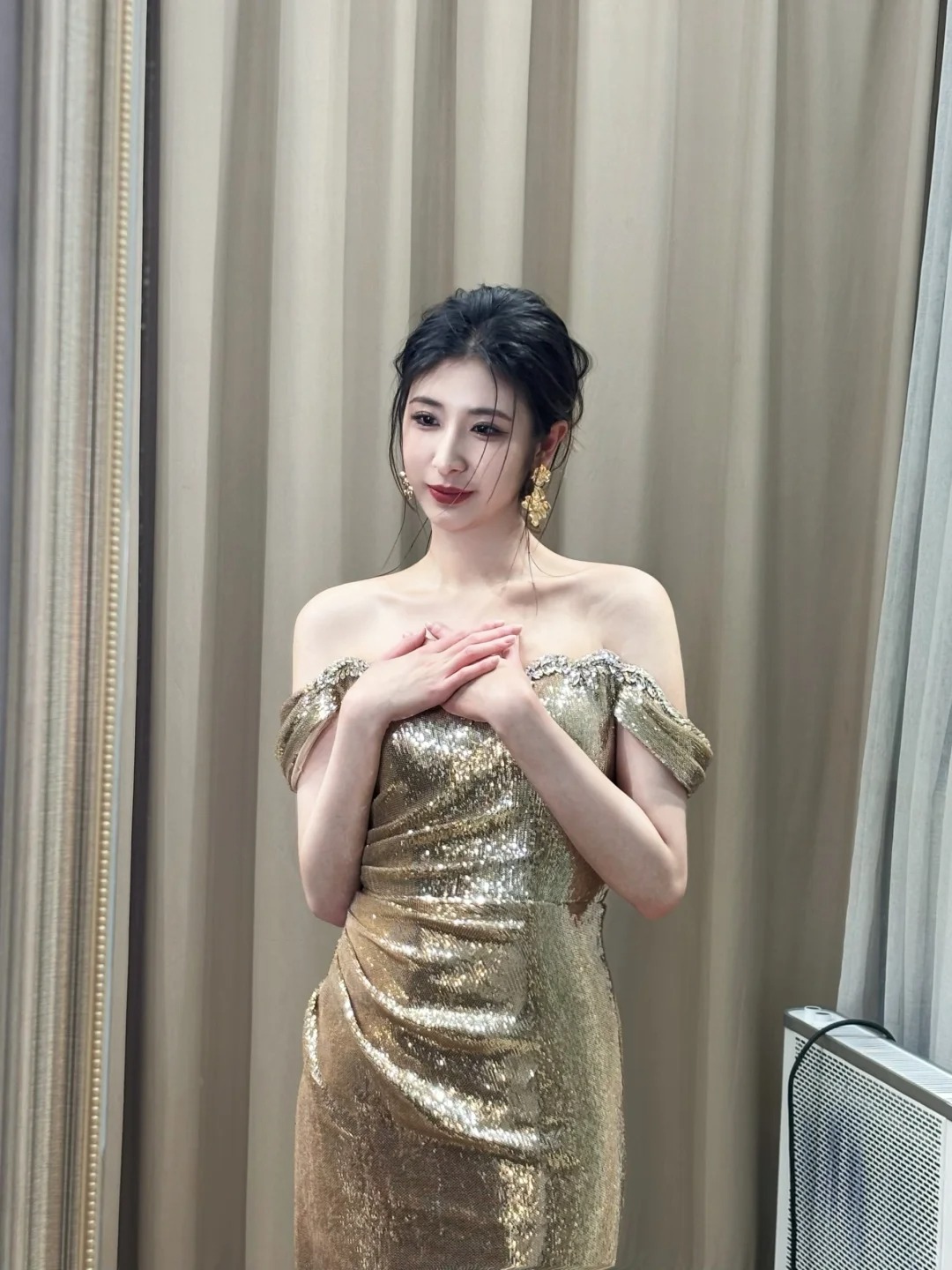 下个月结婚  新郎待定