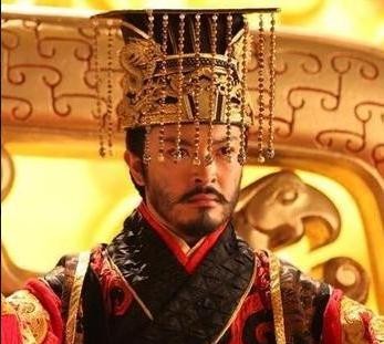 隋炀帝与唐太宗相比，功绩不遑多让，但他那种刚愎自用、拒绝听取谏言的性格，却注定了
