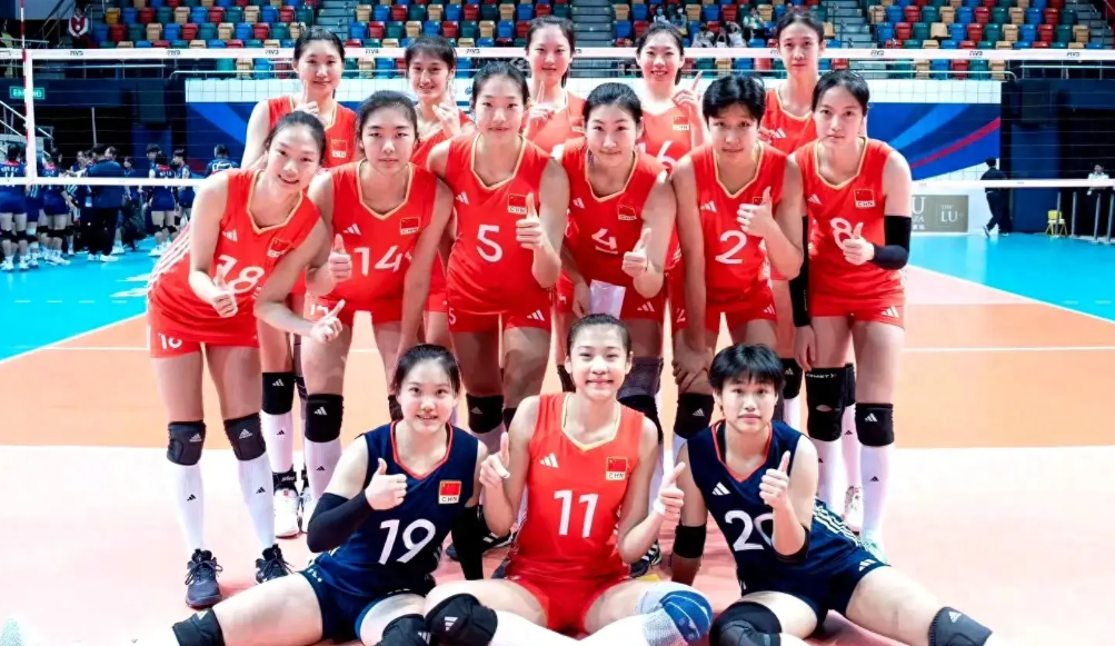中国女排3:0战胜日本女排夺冠 第2局董禹涵立功 亚洲东区女排锦标赛

在8月1