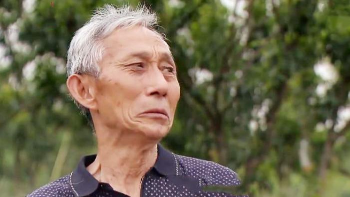 百万拆迁款全给儿子，声称女儿没资格分，晚年患癌跪逼女儿出钱