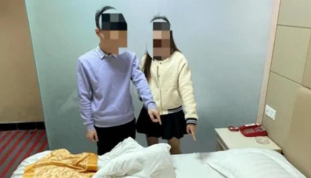 上海静安，一已婚男子去要账时，女子竟然提出要用肉偿，男子愉快的减免1000元债务
