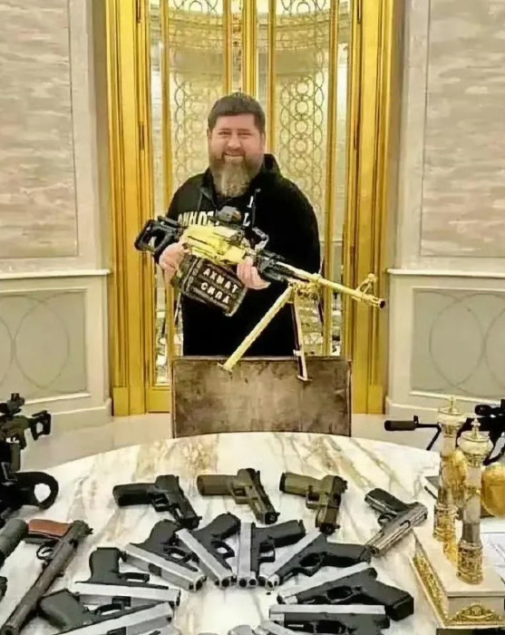 乌军轰炸车臣首府，卡德罗夫报复绝不隔夜，200名乌军立即被歼灭！

车臣领导人卡