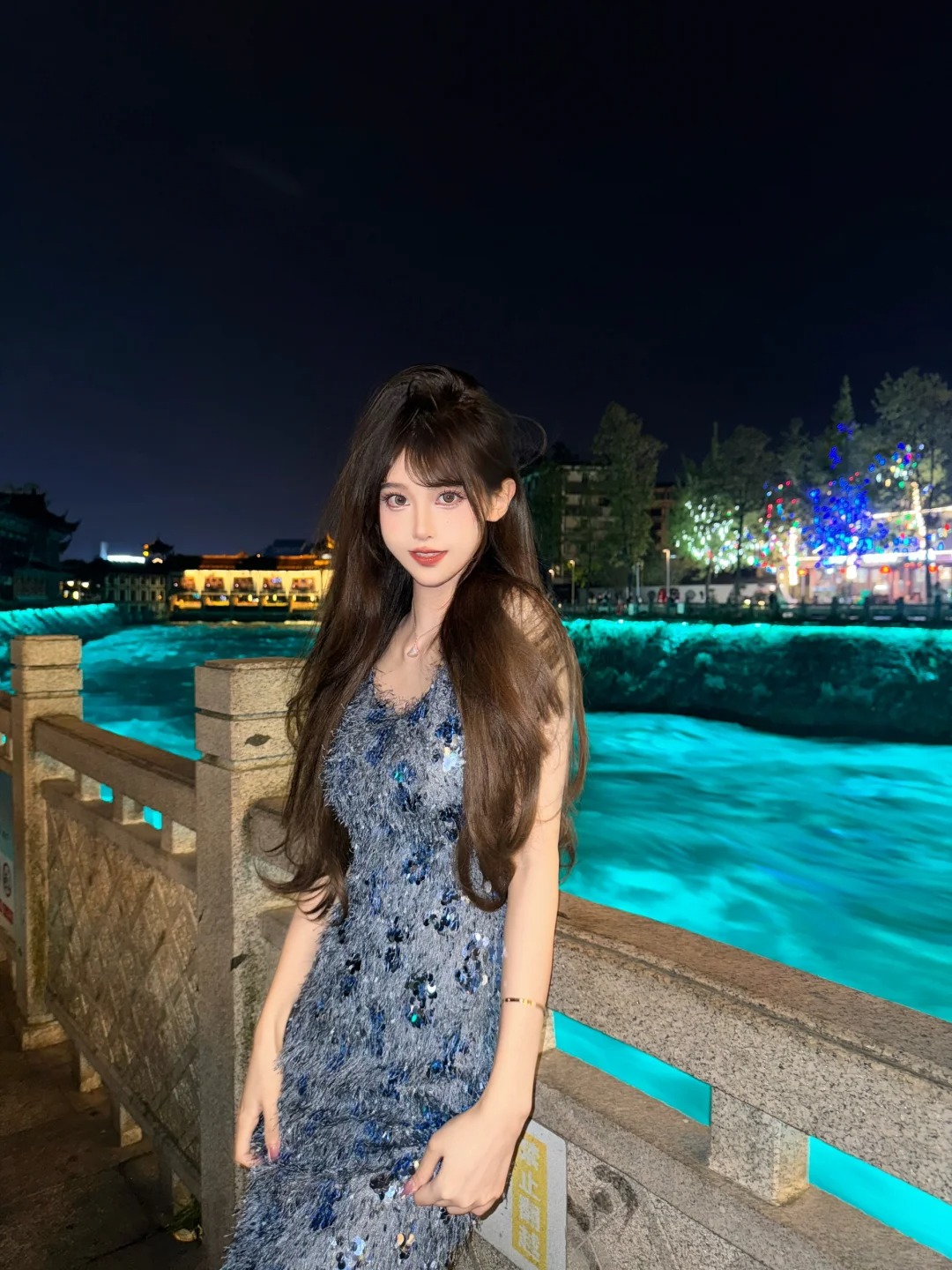 🌊蓝眼泪
都江堰的蓝眼泪夜景真的绝美