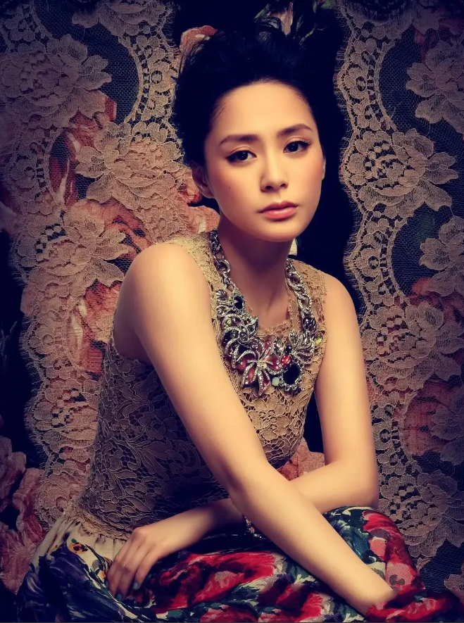 阿娇，为感情哭了一次又一次，还是不长记性。

当年“艳照门”发生后，她步入事业低