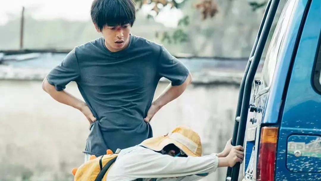 彭昱畅杨恩又《天堂旅行团》定档，大叔萝莉反差萌