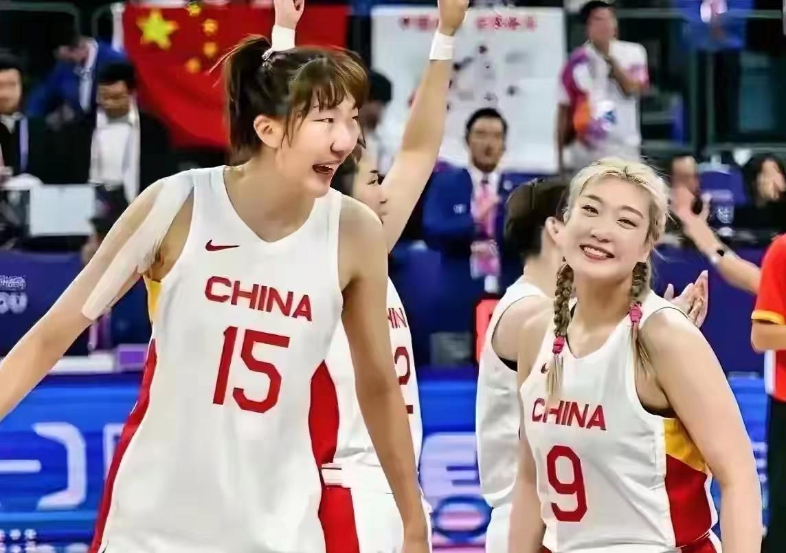 中国女篮57：79比利时，场上球员评分
1、韩旭——7分，漂在外线投篮
2、王思