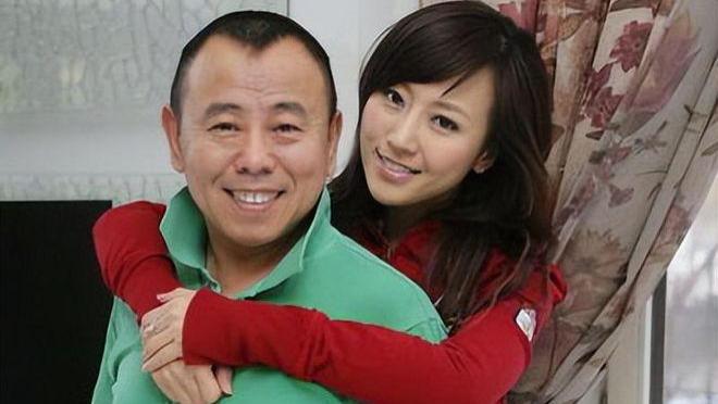 嫁10亿富豪的潘阳，婚后10年，为何带着儿子长住娘家？