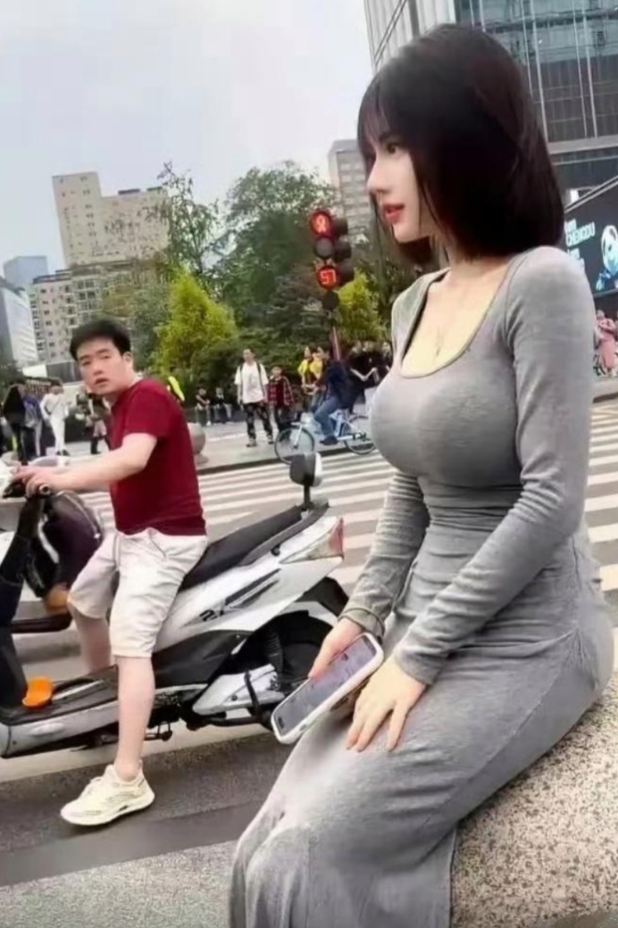大哥看够没！哈哈哈哈 [大笑][大笑][大笑][大笑][大笑]