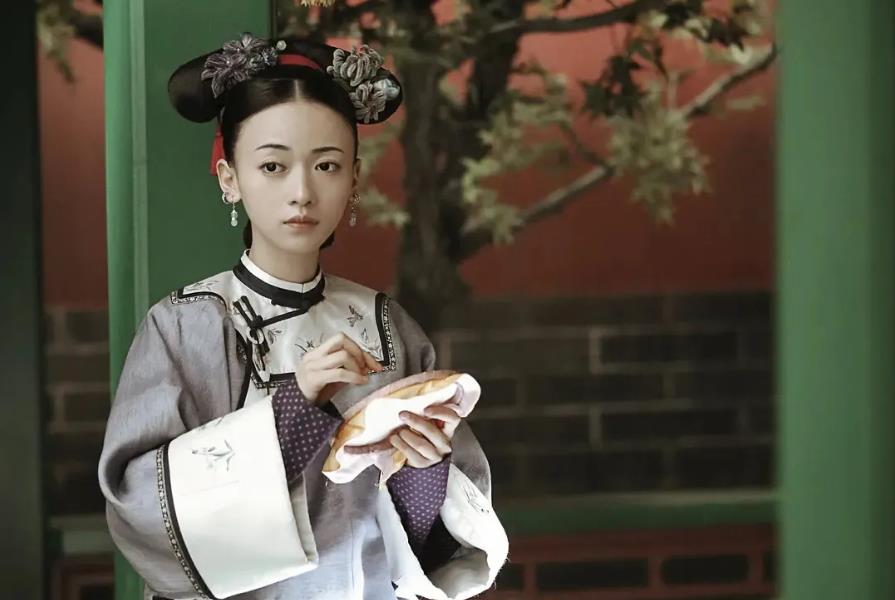 《延禧攻略》作为于正出品的复仇爽剧，两次爆红。真观众讨论剧情和角色，全明星下场玩