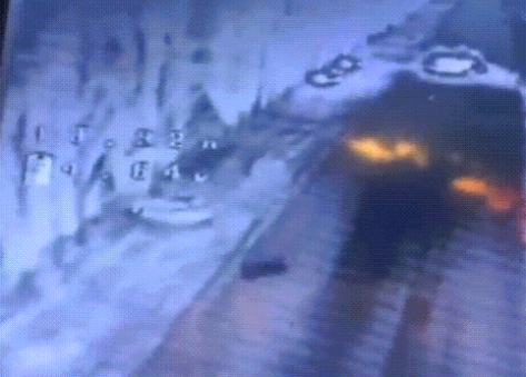 生死时刻！乌军8个旅绝境反击，俄军露出凶横獠牙，炸出死亡公路！
乌军今天在库尔斯