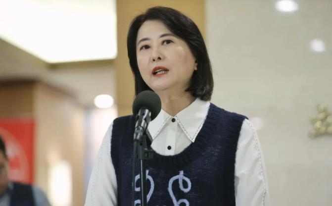 不只罢免韩国瑜！柯建铭加码罢41蓝委　王鸿薇批疯狂：柯总召变成柯主席

民进党团