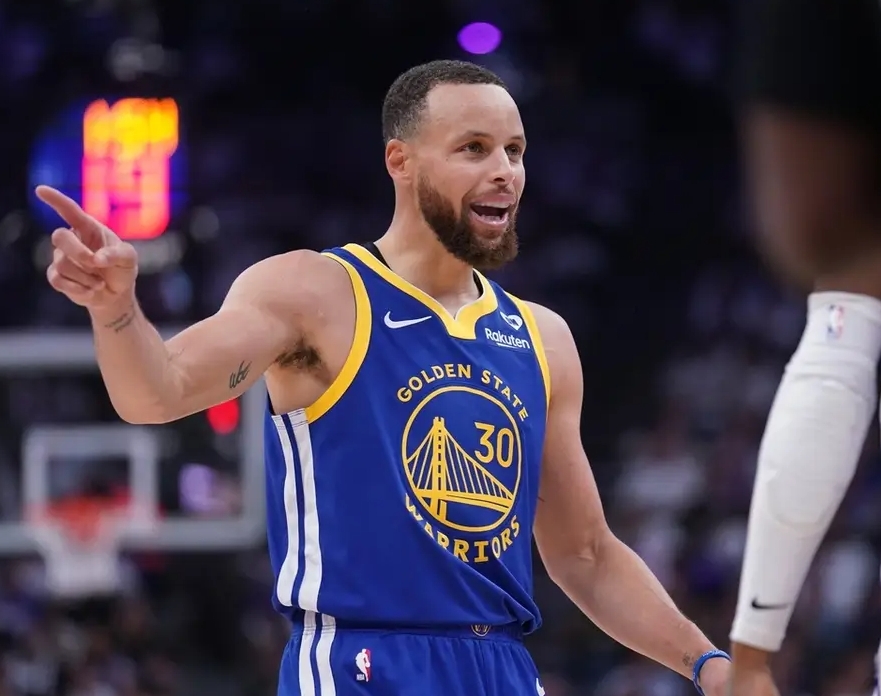 NBA联盟是年轻巨星的时代，詹姆斯、库里如今进不去现役前十