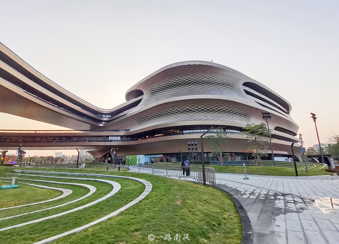 广州存在感曾经很低的一个区，一直给人超级大郊区的感觉，2024年GDP达到315