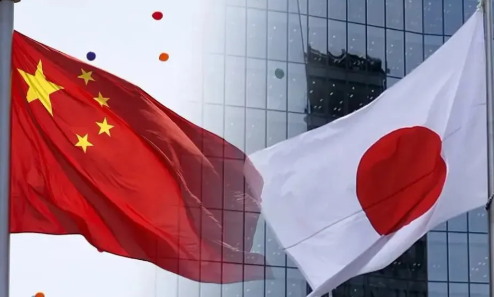最近日本突然表示，和中国的关系是首要的！
由此可见，日本虽然嘴上说着和美国站在一