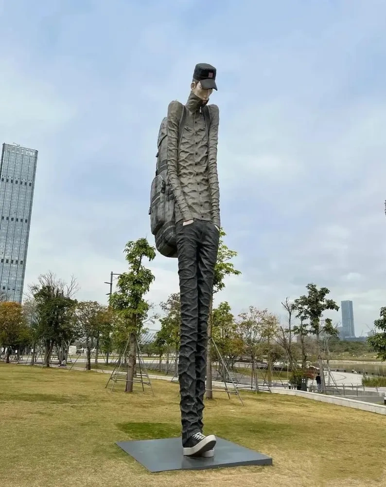 深圳人才公园的雕塑，这是想表述什么呢？